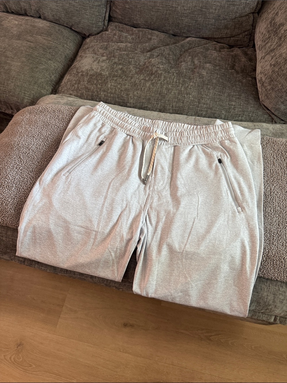 Vuori Light Gray Sweatpants Joggers